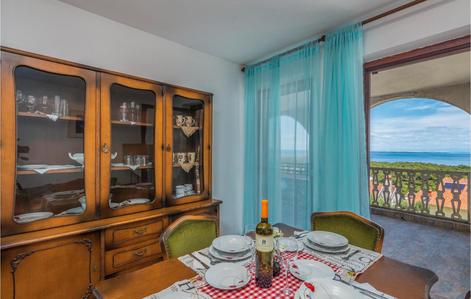 Lovely Apartment In Mali Losinj With Kitchen المظهر الخارجي الصورة